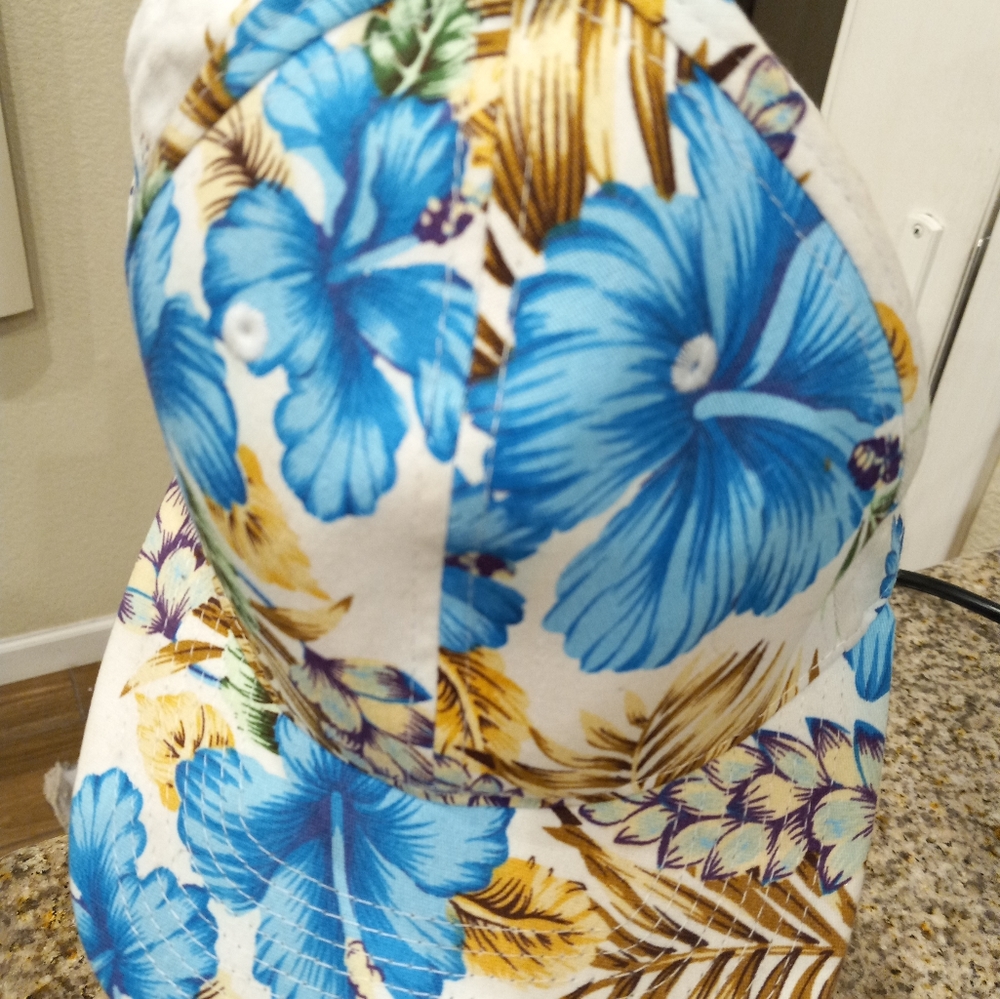 Double Portion Supply Hawaiian floral Print Cap